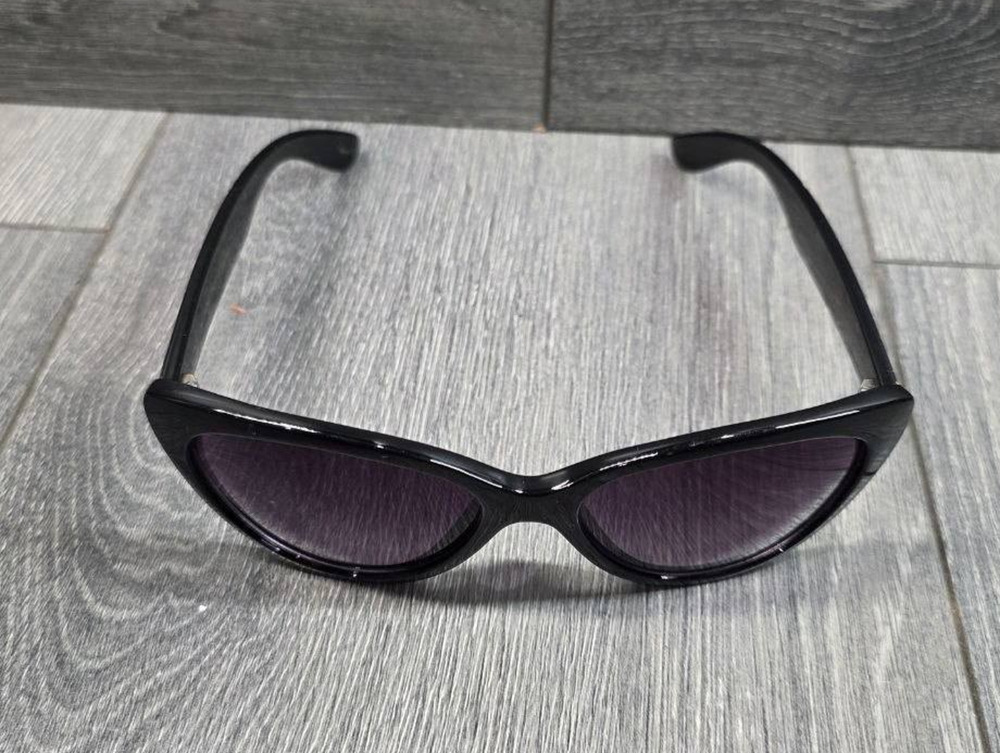 Betsey Johnson Black Sunglasses Animal Print‎ Temples A009737